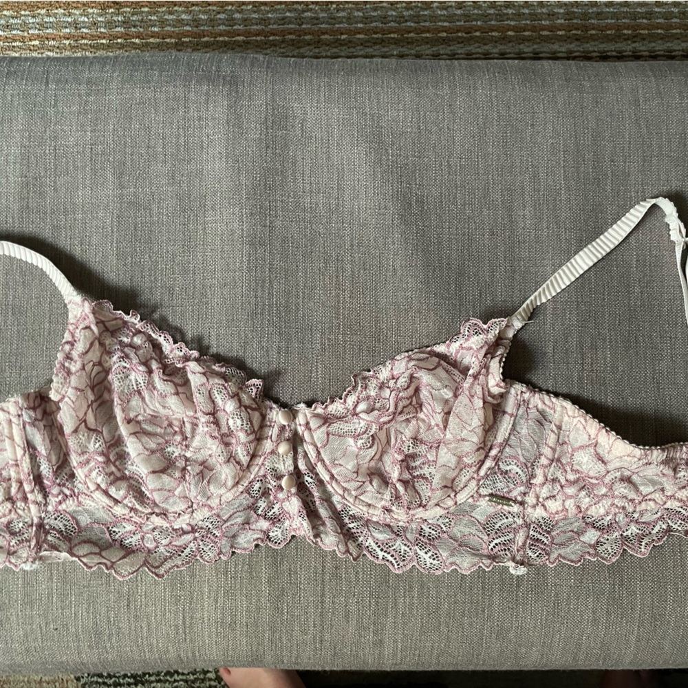 Pink bra from La vie en Rose size C38